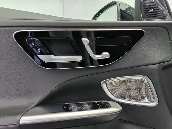 Mercedes-Benz C-Class 2024, фото 17