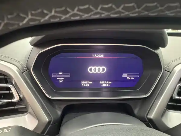 Audi Q4 e-tron 2023, фото 9