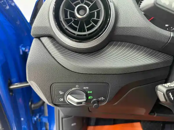 Audi Q2L 2022, фото 10