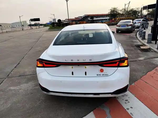 Lexus ES 2025, фото 5