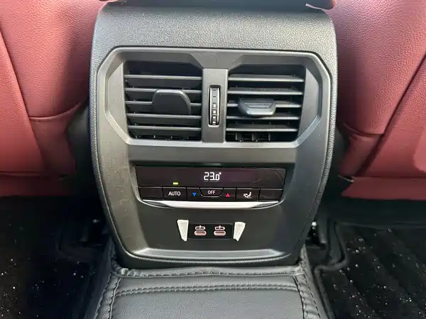 BMW 3 Series 2026, фото 16