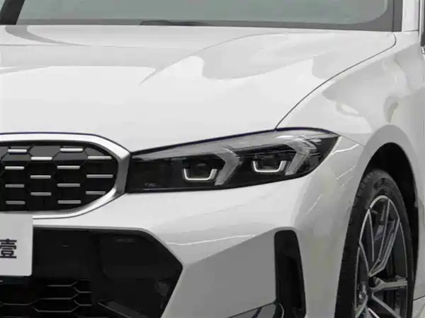 BMW 3 Series 2025, фото 3