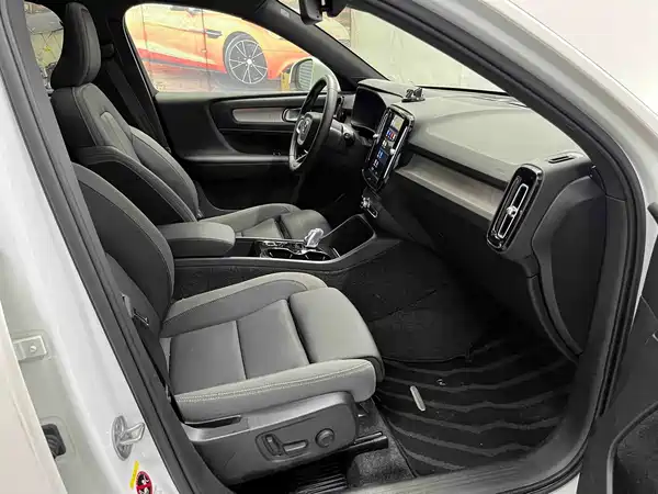 Volvo XC40 2024, фото 12