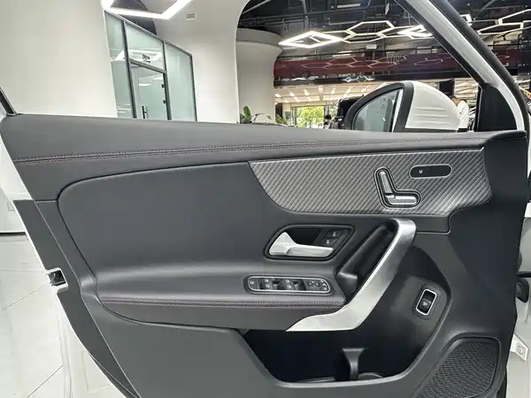 Mercedes-Benz A-Class 2025, фото 16