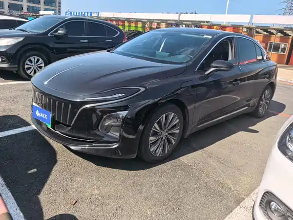 Hongqi E-QM5 2022