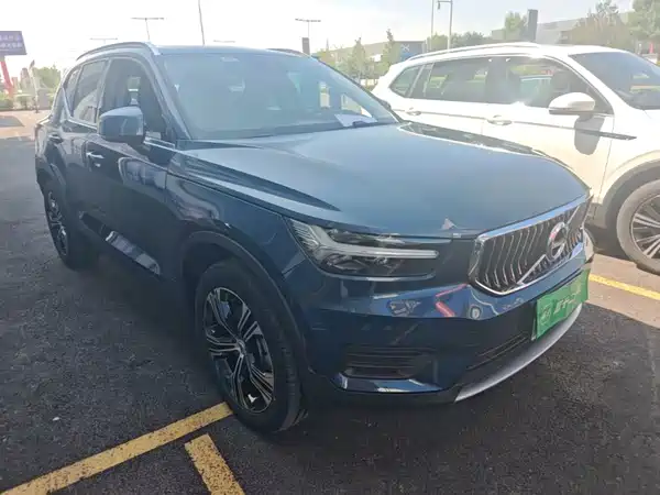 Volvo XC40 2022, фото 3