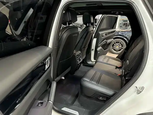 Porsche Cayenne 2023, фото 9