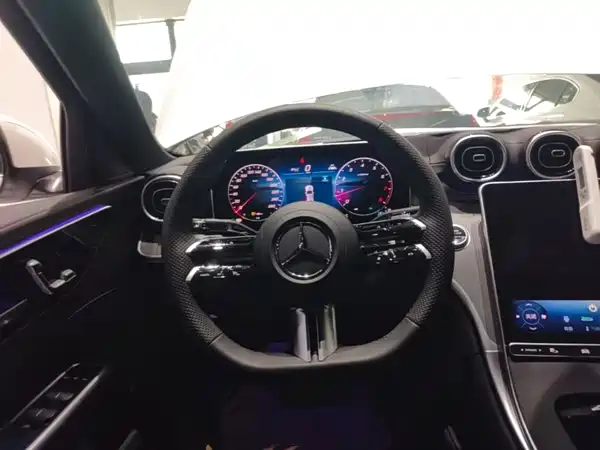 Mercedes-Benz C-Class 2025, фото 10