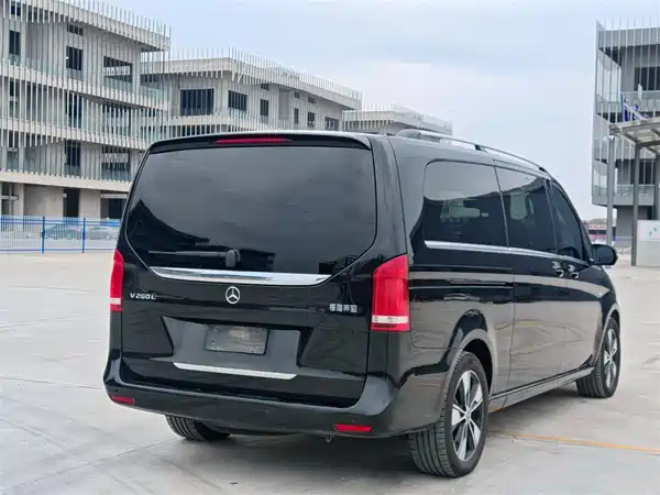 Mercedes-Benz V-Class 2022, фото 25