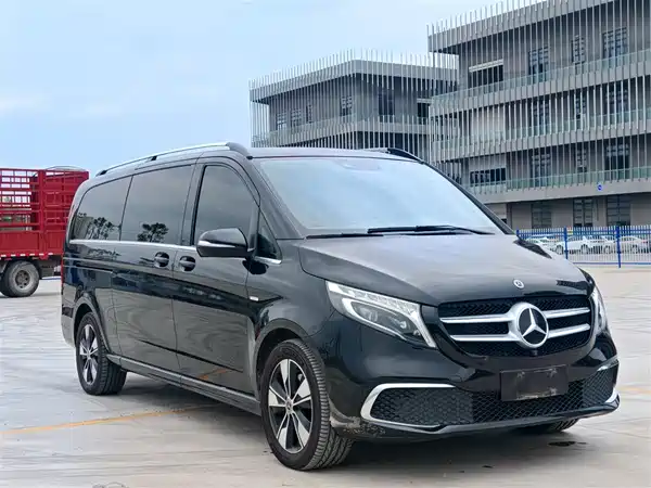 Mercedes-Benz V-Class 2022, фото 24