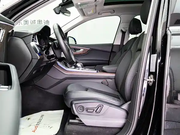 Audi Q7 2023, фото 11