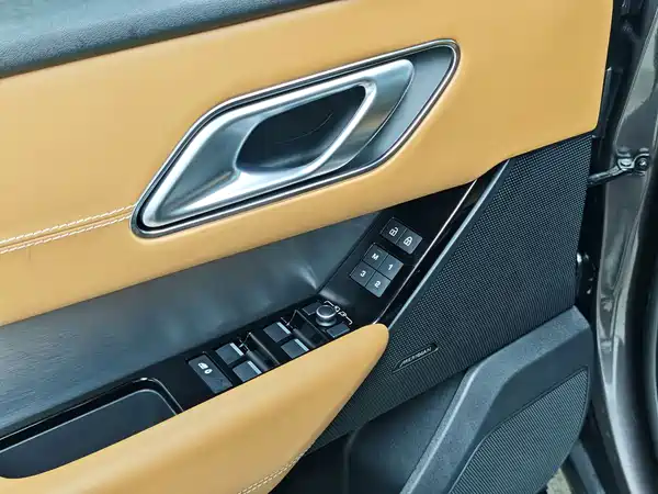Land Rover Range Rover Velar 2022, фото 11