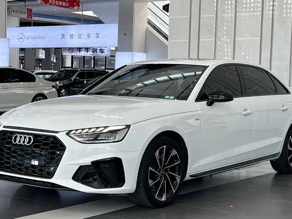 Audi A4L 2023, фото 2