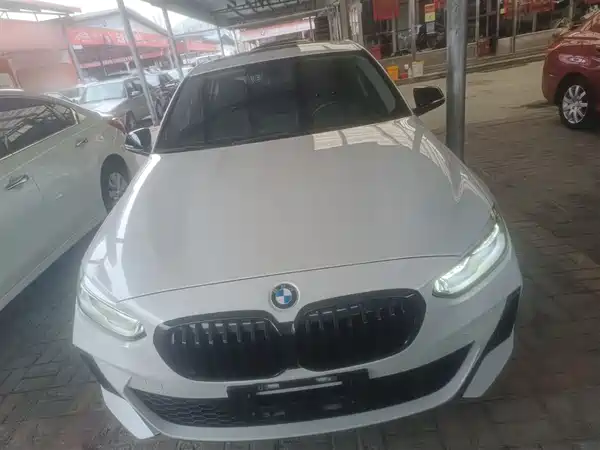 BMW 1 Series 2021, фото 2