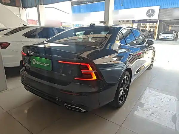 Volvo S60 2022, фото 6
