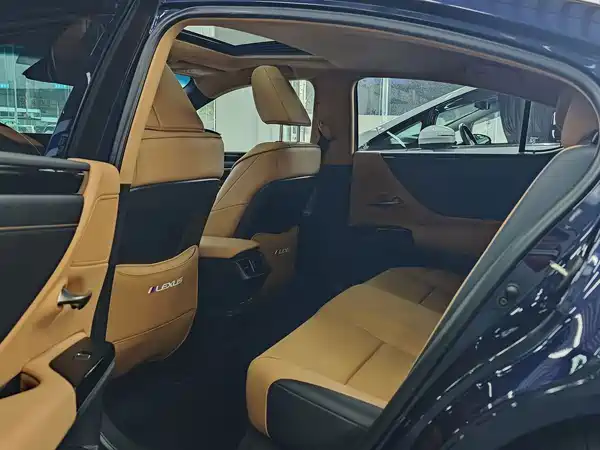 Lexus ES 2022, фото 8