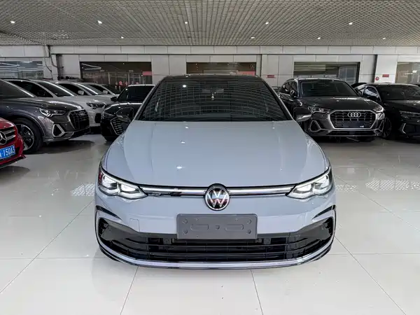 Volkswagen Golf 2023, фото 2