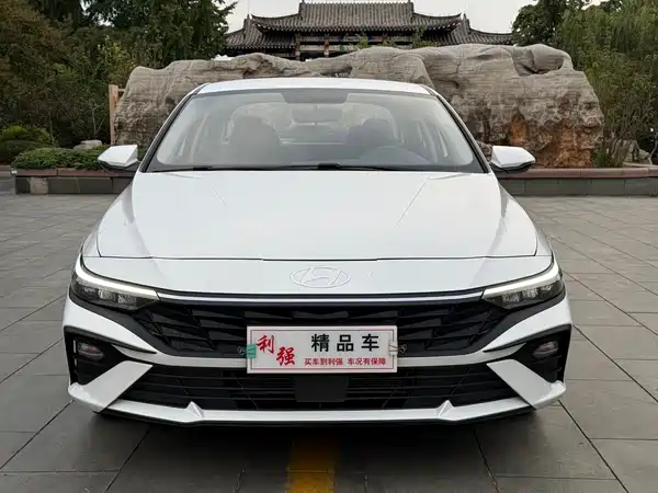 Hyundai Elantra 2023, фото 2
