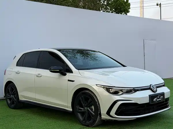 Volkswagen Golf 2023, фото 3