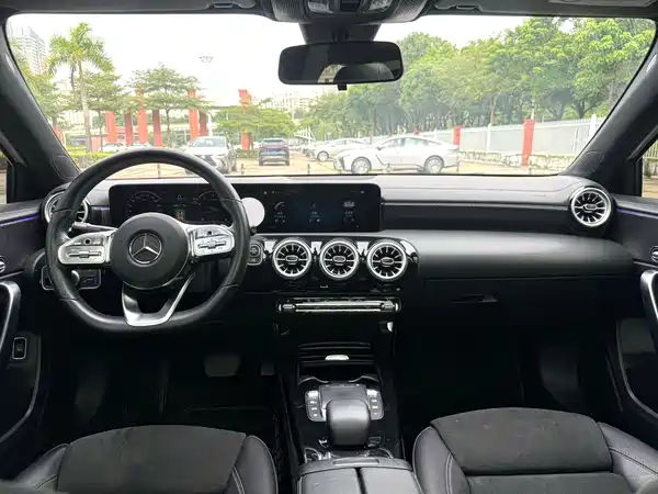 Mercedes-Benz A-Class 2022, фото 3