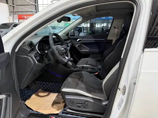 Audi Q3 2023, фото 7