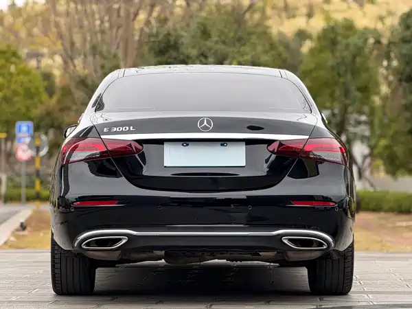 Mercedes-Benz E-Class 2022, фото 9