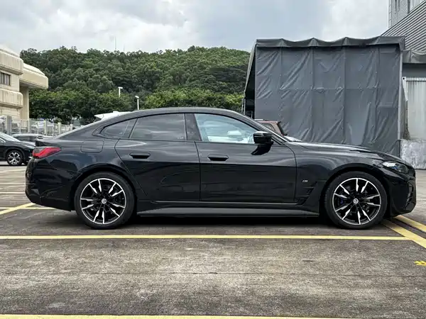 BMW i4 2022, фото 17