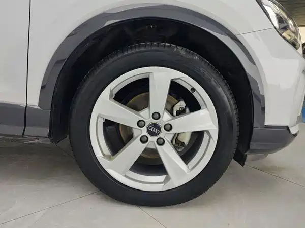 Audi Q2L 2022, фото 6