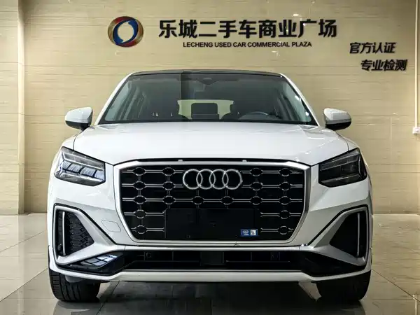 Audi Q2L 2022, фото 2