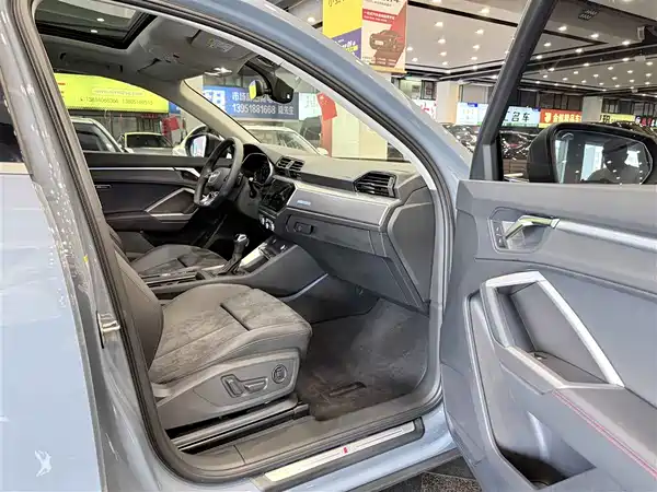 Audi Q3 2022, фото 6