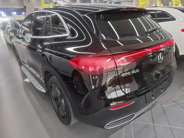Mercedes-Benz EQE SUV 2024, фото 5