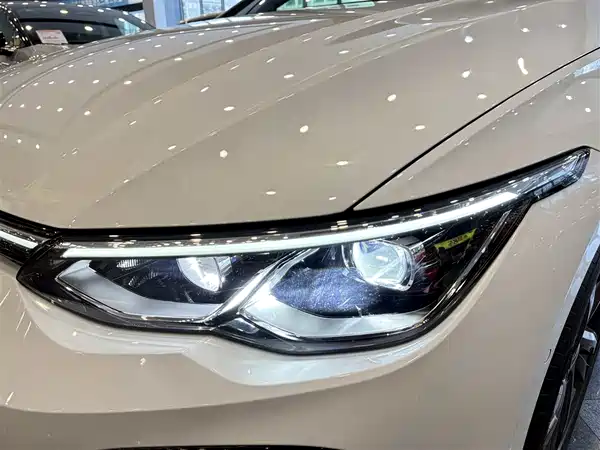Volkswagen Golf 2023, фото 13
