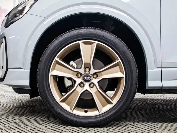 Audi Q2L 2022, фото 18