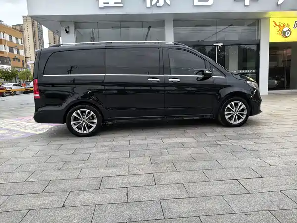 Mercedes-Benz V-Class 2022, фото 4