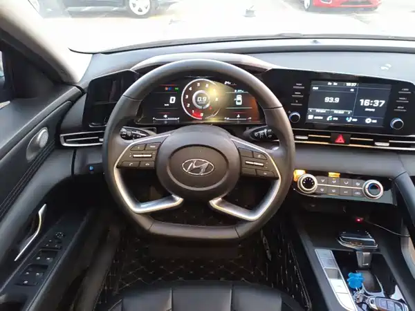 Hyundai Elantra 2022, фото 10