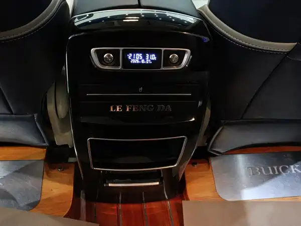 Buick GL8 2022, фото 14