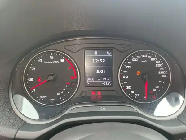Audi Q2L 2022, фото 11
