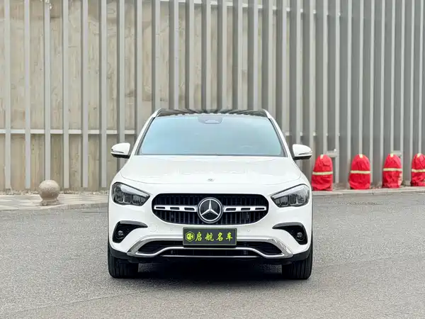 Mercedes-Benz GLA 2024, фото 2