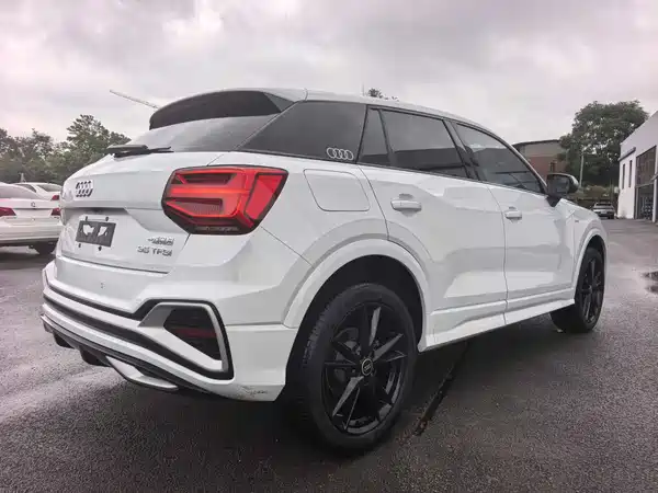Audi Q2L 2022, фото 4