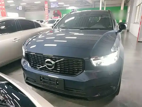 Volvo XC40 2022, фото 2