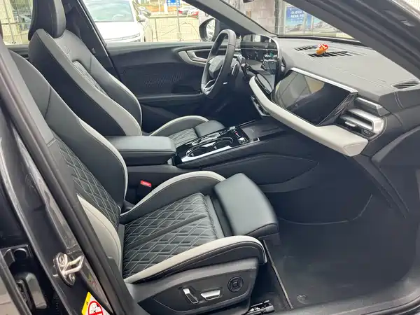 Audi A5L 2025, фото 16