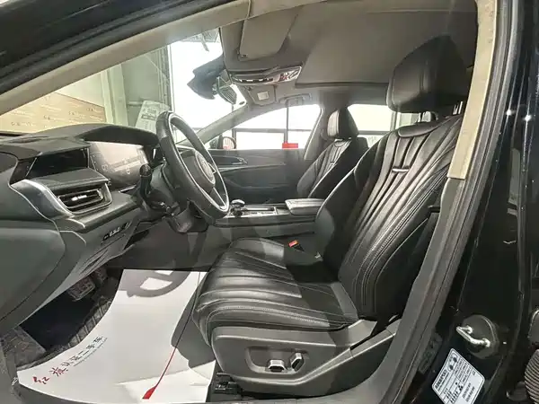 Hongqi H5 2024, фото 5