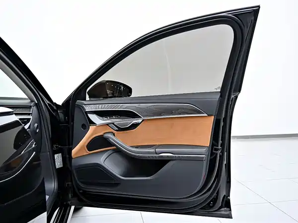 Audi A8 2023, фото 20