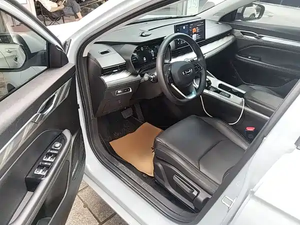 Geely Emgrand L PHEV 2024, фото 15