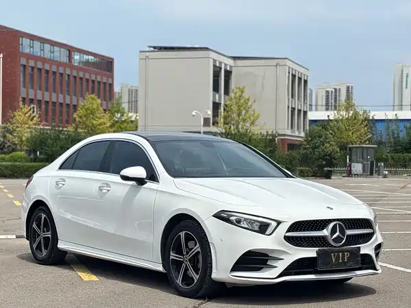 Mercedes-Benz A-Class 2022, фото 3
