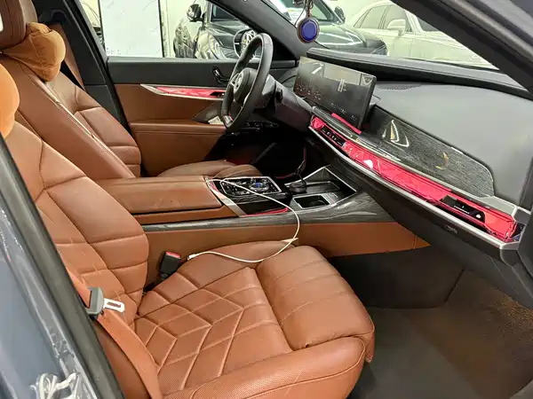 BMW i7 2023, фото 9