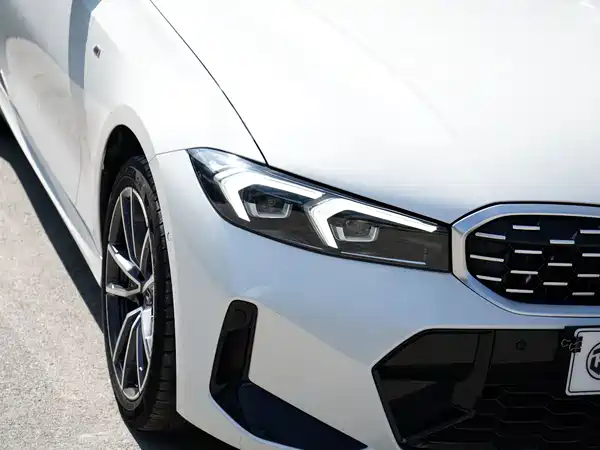 BMW 3 Series 2024, фото 15