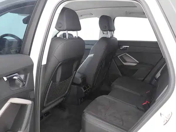 Audi Q3 2023, фото 5