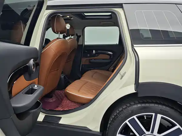 MINI CLUBMAN 2023, фото 15