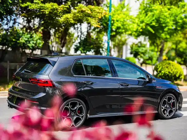 Volkswagen Golf GTI 2023, фото 6